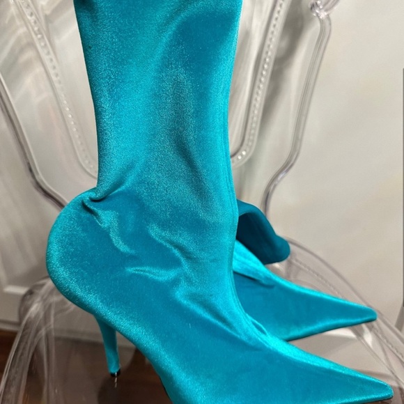 BALENCIAGA BLUE VELVET ANKLE BOOT - Picture 4 of 4